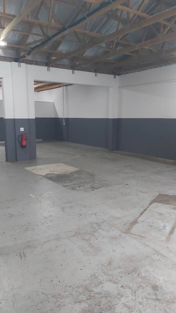 To Let Commercial Property for Rent in Overbaakens Eastern Cape